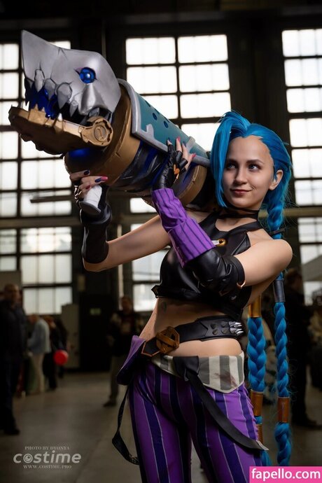 chaton courbé onlyfans haut gratuit collection