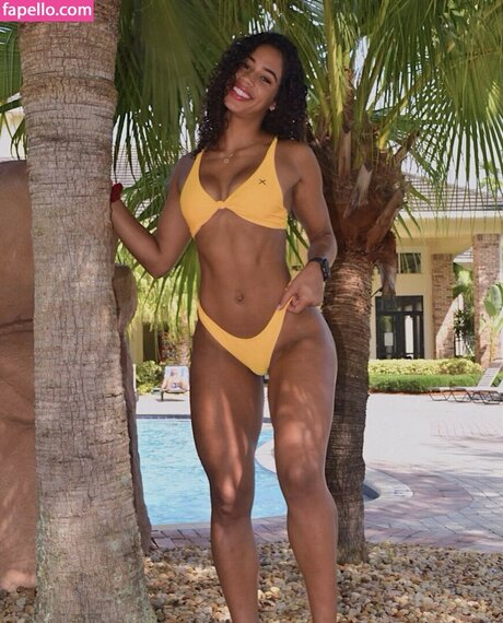 Savannah Pesante star du porno parfaite image