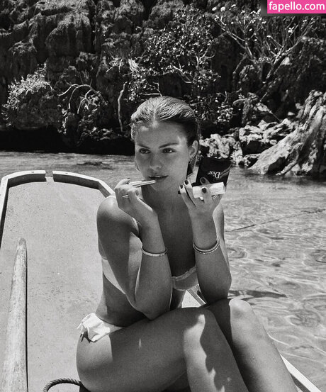 Julia Haller actrice adulte images