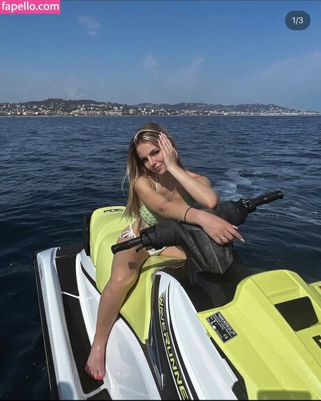 Julia Haller art star du porno galerie