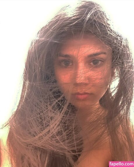 Anika Vishwanath étoile érotique collection