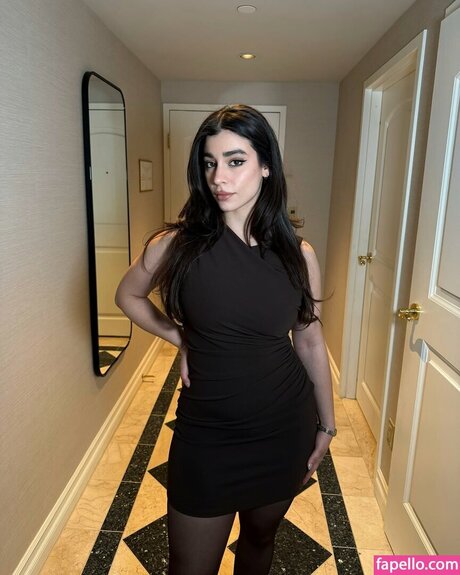 ayaattt modèle porno galeries