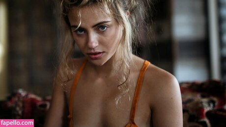 Charlotte Mckee modèle hd image