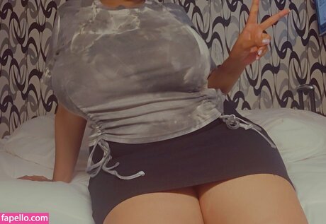 Hyraldia nus star du porno galerie