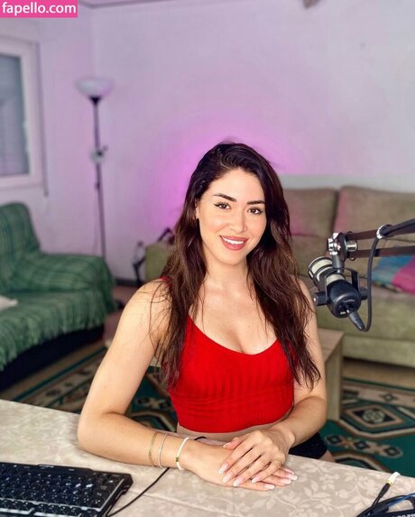 femme salope onlyfans sexy érotique galerie