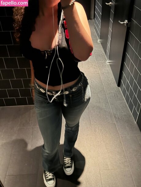 Kaliegh Robinson star du porno en haute qualité archive