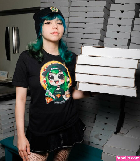 I lov u momo modèle artistique galerie