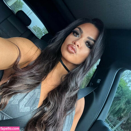 Nikki Blackheart modèle chaud collection