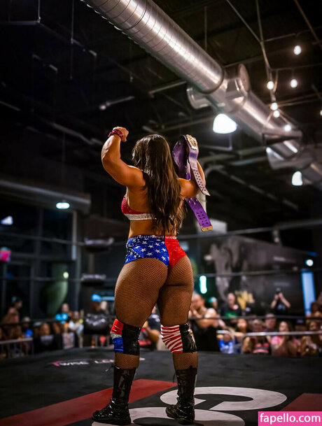 Nikki Blackheart star du porno érotique galeries