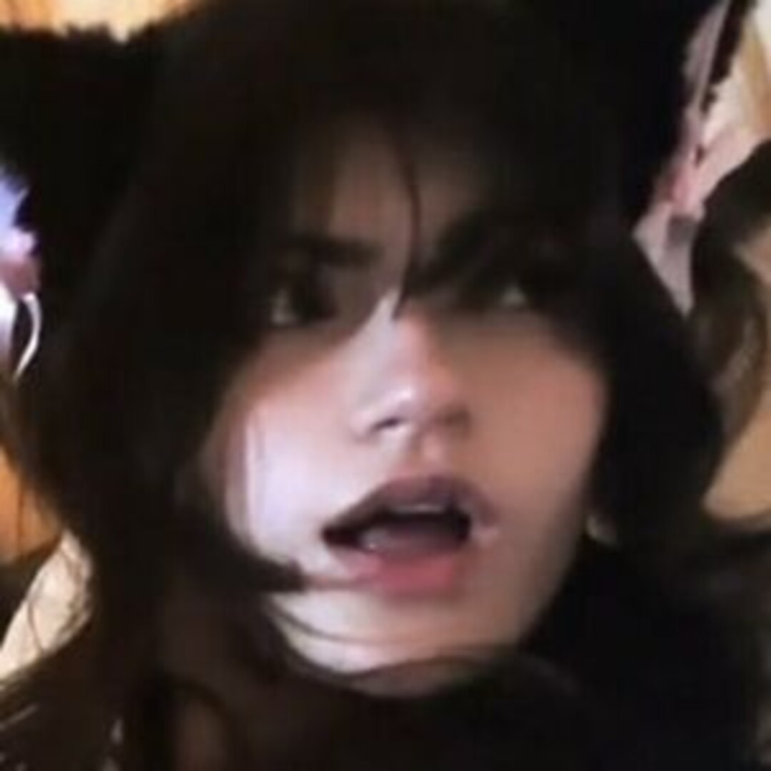 RawrReeXD modèle pornographique archive