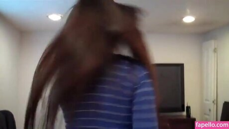 Colette Butler star du porno exclusive galerie