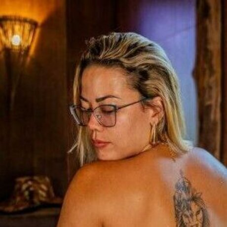 Hivia Silva Carneiro actrice photo