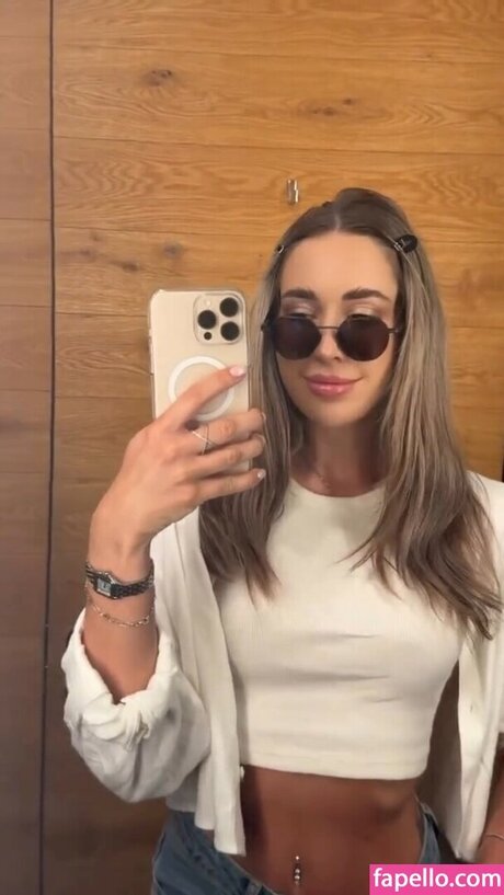 Noemi Demeter star du porno xxx img