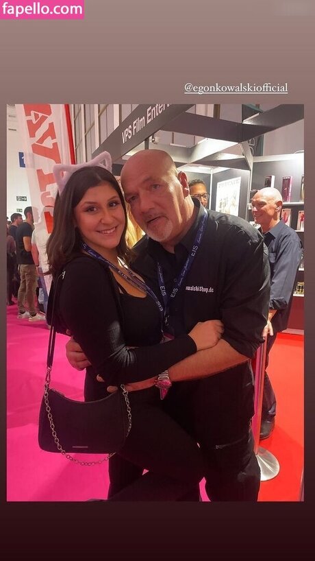 milf blonde aux courbes onlyfans pornographique xxx galerie