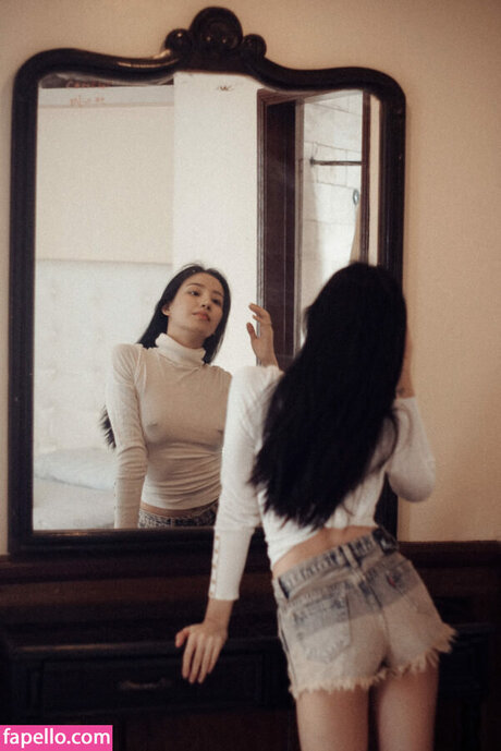 Kim Luz joli modèle des photos