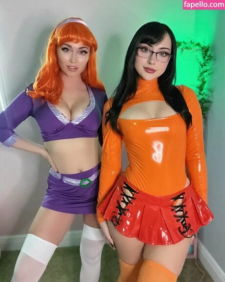 Velma Daphne Cosplay star du porno de haute qualité galerie