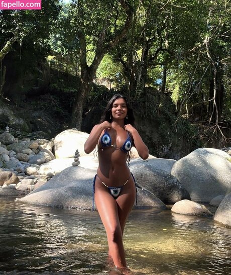 Mell Muzzillo art modèle galerie