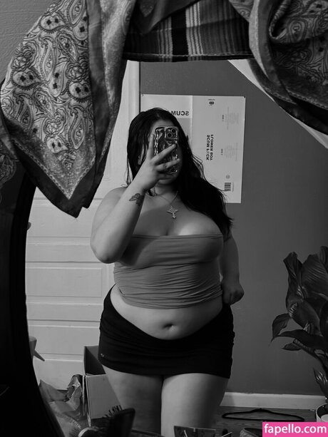 Weezy Weezyouttaherea actrice érotique image