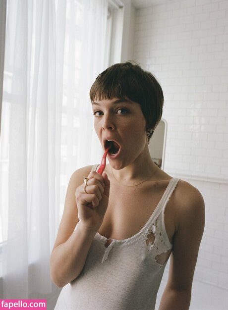 Maggie Rogers modèle chaud img