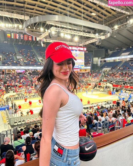 Semiraminta modèles nus collection