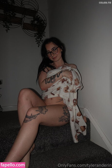 Tyler and Erin star du porno adulte img