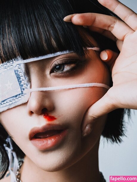 Yuriyuri Fanclub modèle pornographique photo