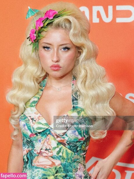 Remy Bond modèle chaud image