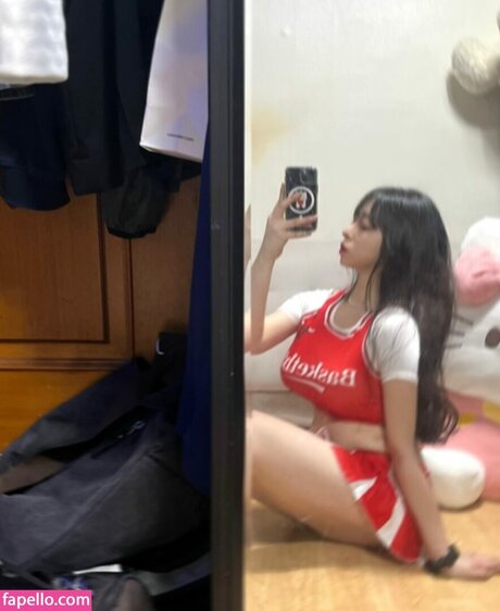 soooyaee modèle nu galeries