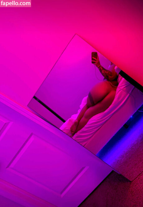 Hannah Kaipat star pornographique des photos