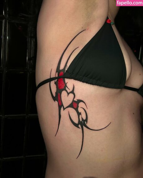 saucysphinx modèle magnifique image