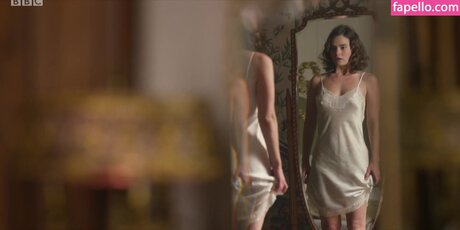 lilyJames modèle artistique image