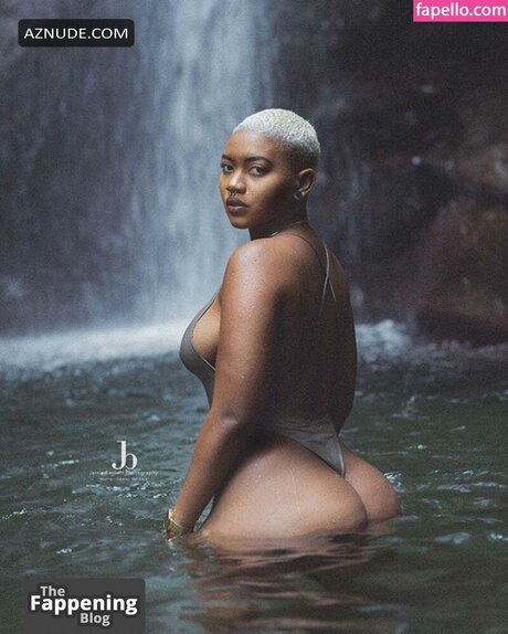 Jada Kingdom modèle sexy archive