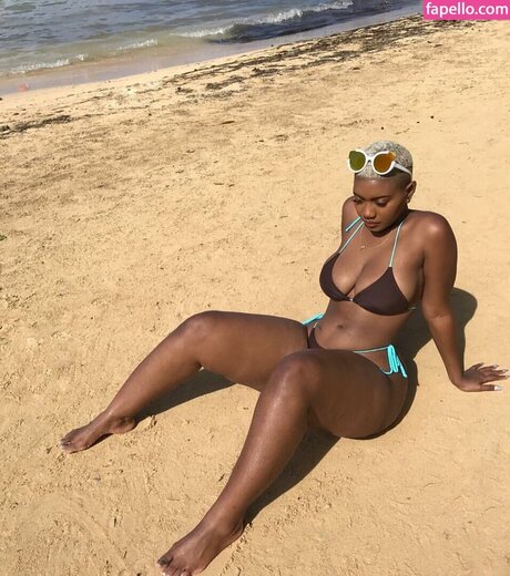 Jada Kingdom star du porno belle galerie