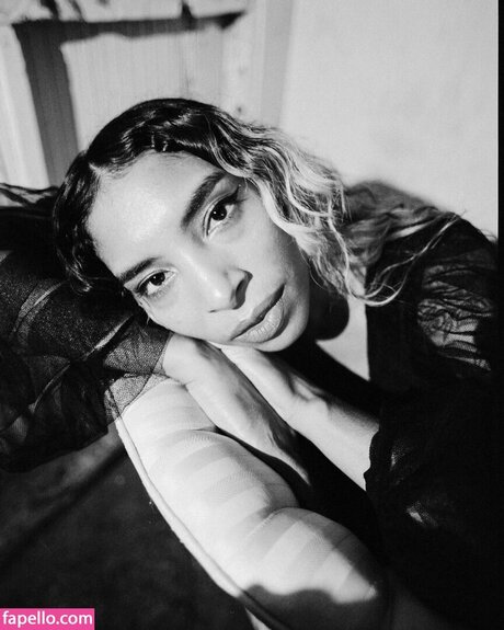 Spellling nus de stars du porno photo