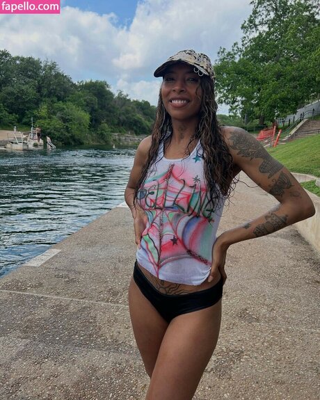 Spellling modèle xxx des photos