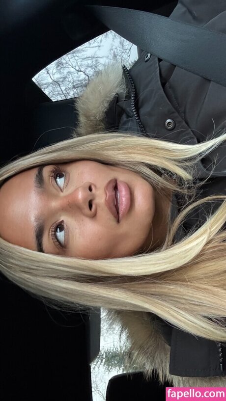 Natalie Gessey modèle de haute qualité photos