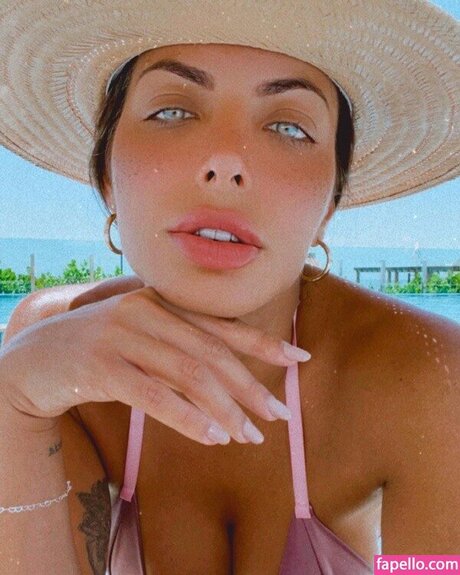 Carla Prata modèle porno des photos