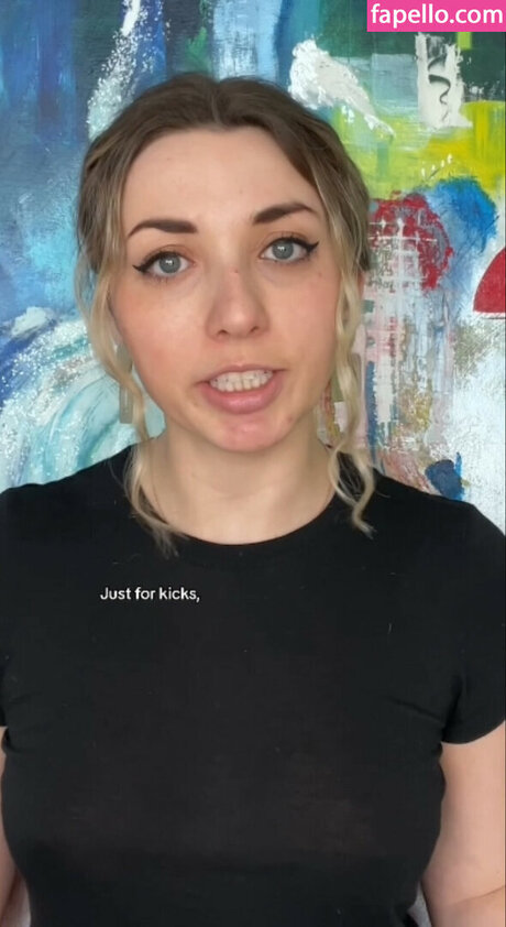 Kat Abughazaleh modèle magnifique collection