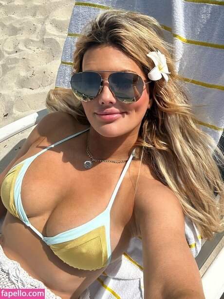 Courtney Hansen étoile parfaite des photos