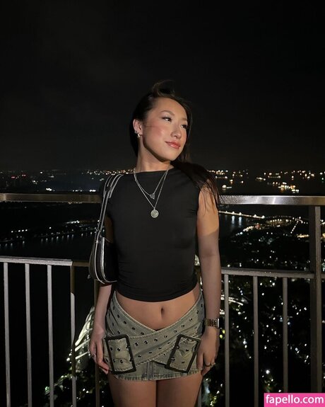 Chloe Aquino modèle gratuit des photos