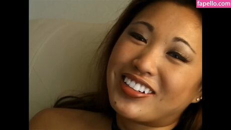 Miko Lee étoile xxx photo