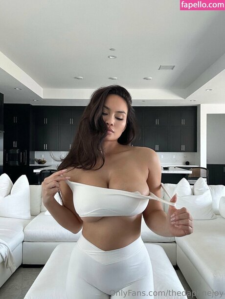 DaphneJoy art de star du porno des photos