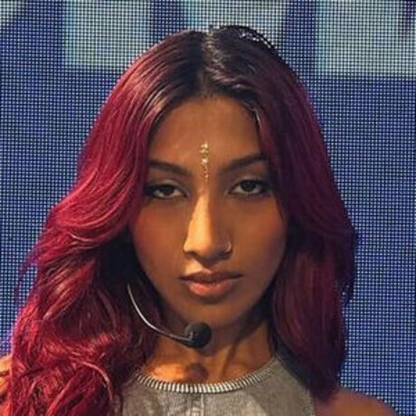 Lara Raj modèle sexy images