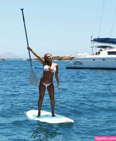 Avery Bracher actrice chaude image