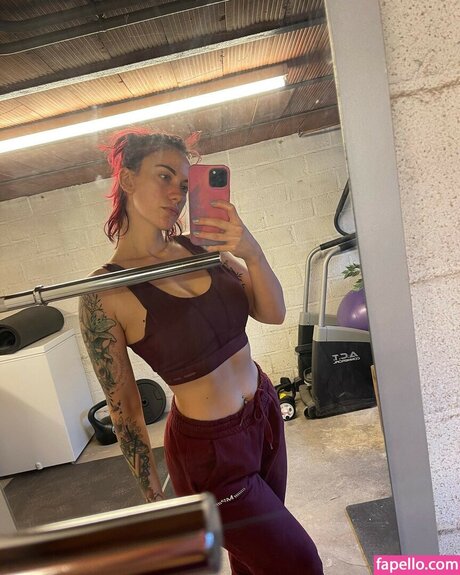 maghla_ modèle porno des photos