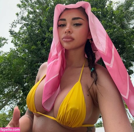 paulavidal actrice sexy images