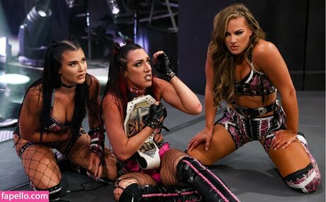 Fallon Henley star du porno érotique photo