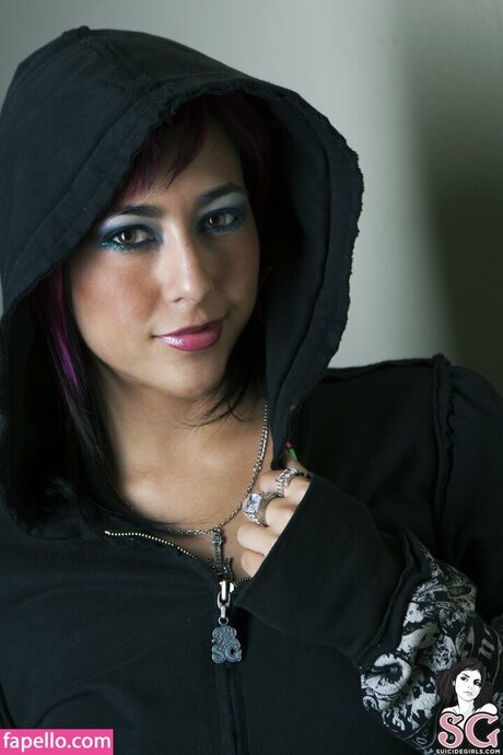 Pistolita modèle nu photos