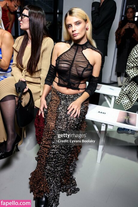 Maelle Pistoia star du porno en haute qualité photos