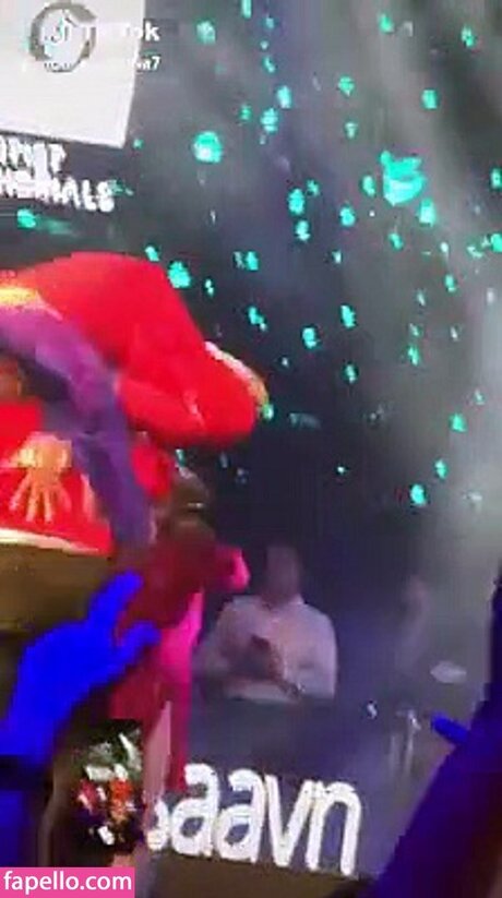 Jasmine Sandlas modèle sympa galerie